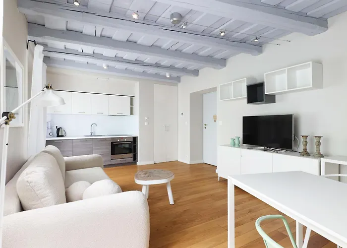 Premium By Wawel Castle קרקוב