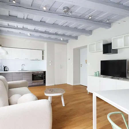 Premium By Wawel Castle קרקוב