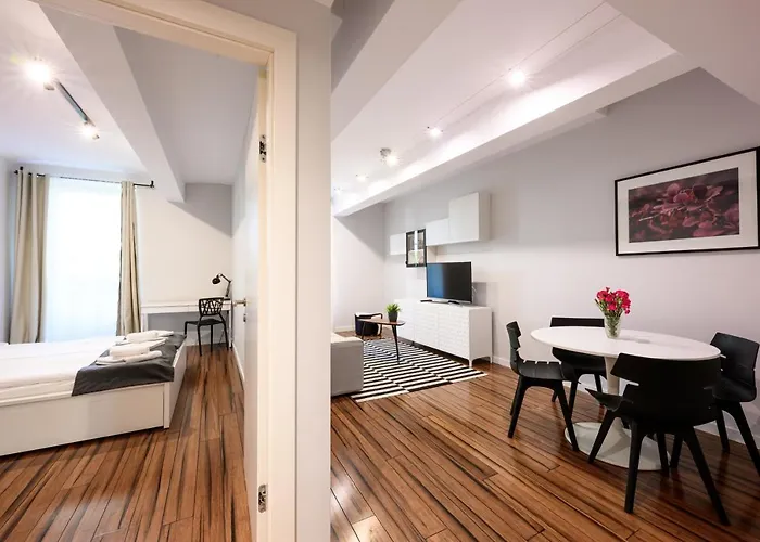 Premium By Wawel Castle Krakau